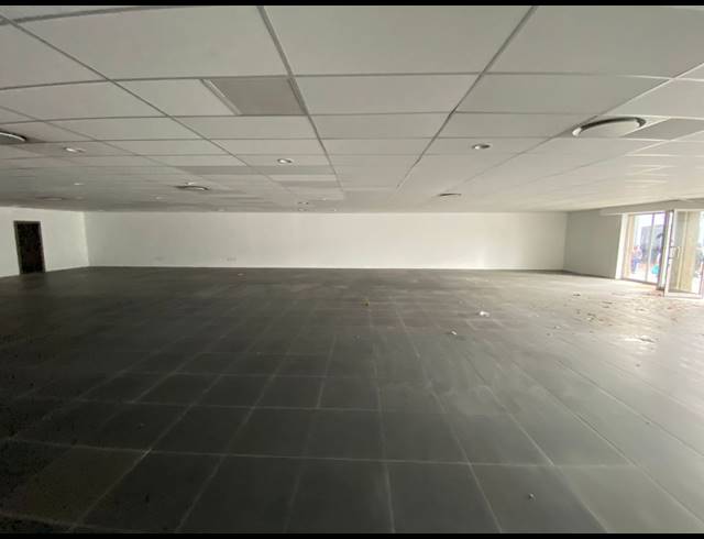 530M² OFFICE TO LET IN SOMERSET WEST CENTRAL